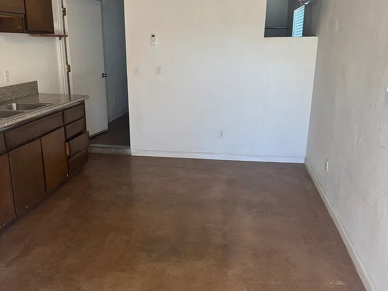 1938 E Mitchell Dr #2 — Photo 6