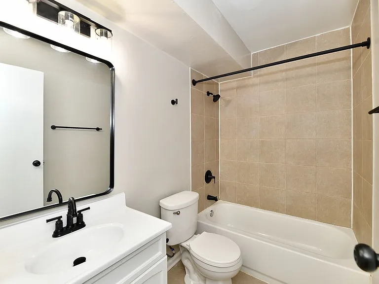 The Cedars Apartment Homes — Photo 22