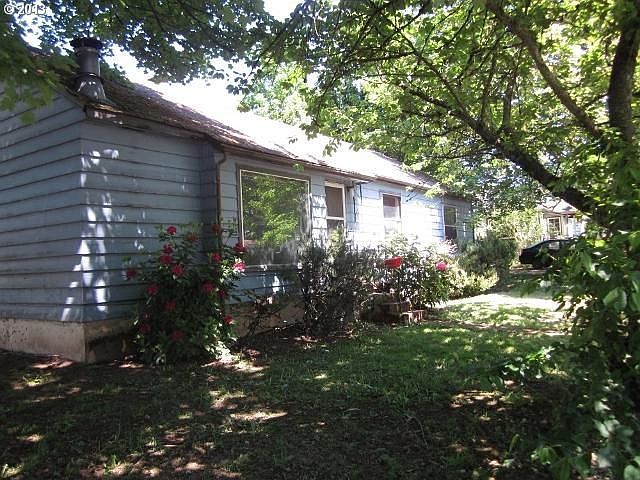1st image of 4204 NE 42nd St