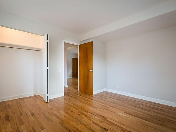 4th image of 2106 W Foster Ave #2B