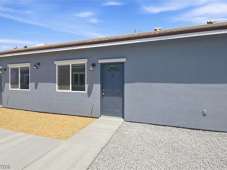 2001 S Dandelion St #2 — Photo 5