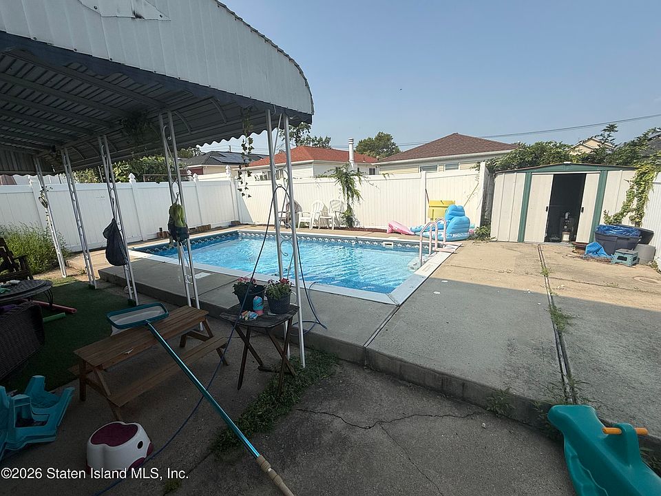 2nd image of 420 Mountainview Ave