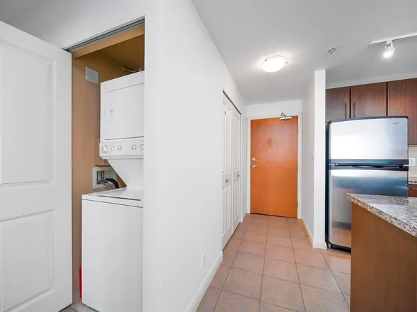 892 Carnarvon St #2203, New Westminster, BC V3M 0C5