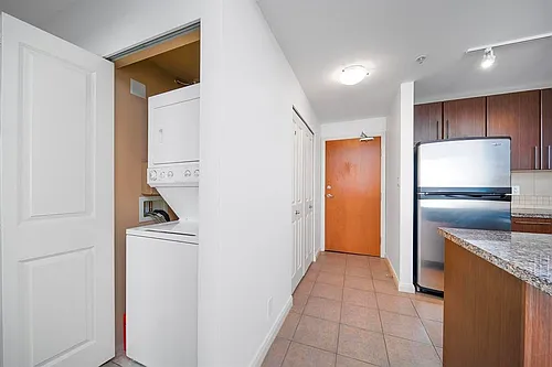 892 Carnarvon St #2203 Photo 1