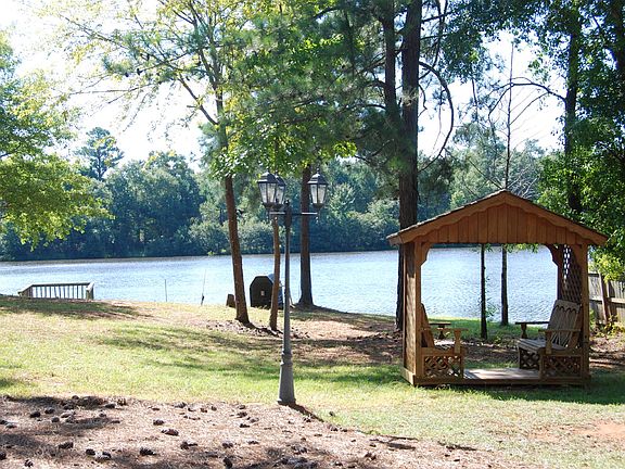 5th image of 498 Waterfront Dr