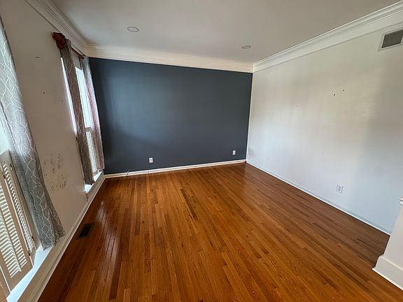 Study/family room to the left of entrance