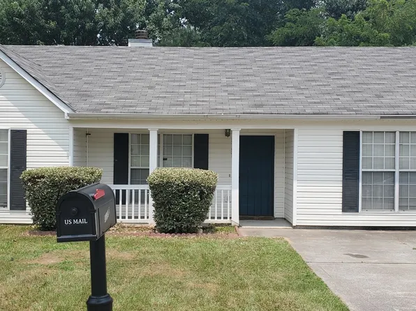 5757 Eagles Feather Ln, Riverdale, GA 30274