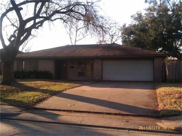 1st image of 915 Beechgrove Dr