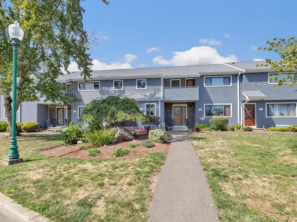 123 Shagbark Drive #123, Derby, CT 06418