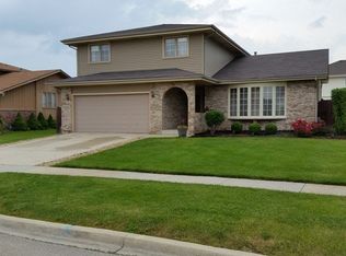 271 Heritage Pkwy, Romeoville, IL 60446