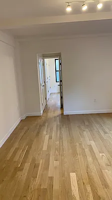 Rented by R New York | media 5