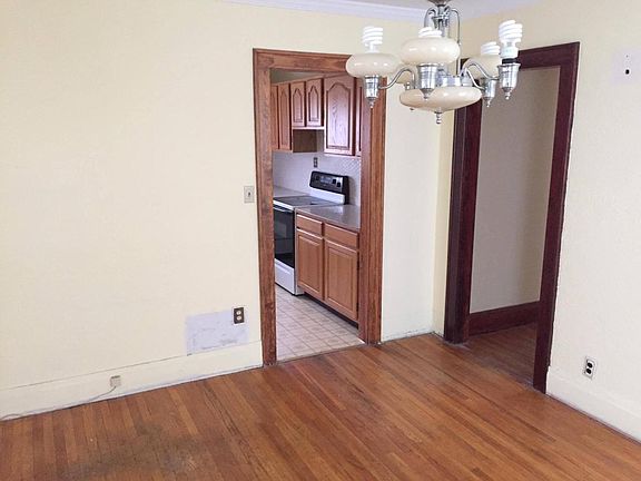 2nd image of 224 Ivyhurst Cir #12