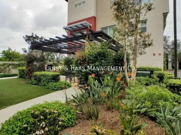 5777 Acacia Ln, Lakewood, CA 90712