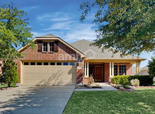 105 Broken Arrow St, Waxahachie, TX 75165