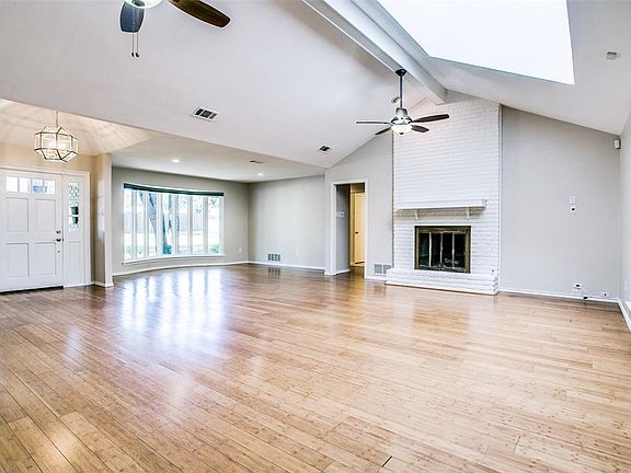 5th image of 7104 Blackwood Dr