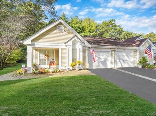 19 Villanova Ct, Ridge, NY 11961