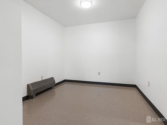 5th image of 103 Dwight St #A