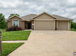 5413 SW Westport Dr, Topeka, KS 66610