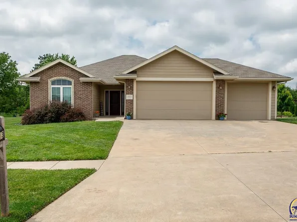 5413 SW Westport Dr, Topeka, KS 66610