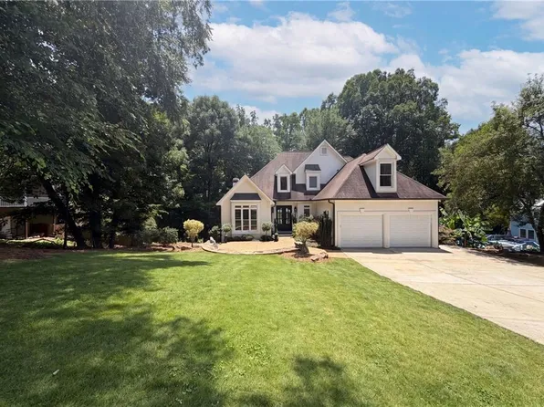 2299 Camden Dr SW, Marietta, GA 30064