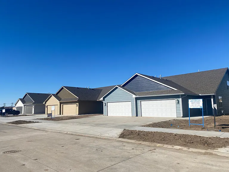 927 Lingonberry Ln — Photo 1