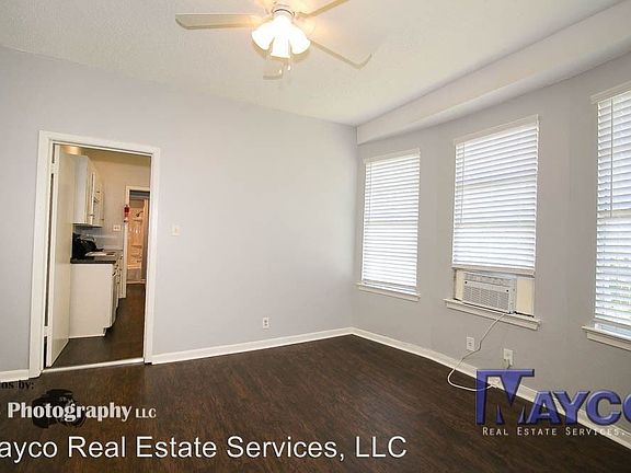 3rd image of 843 College St APT B
