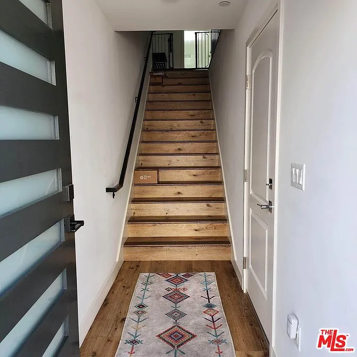 3 bed, 3.0 bath, 1500 sqft, $4,330 — Photo 4