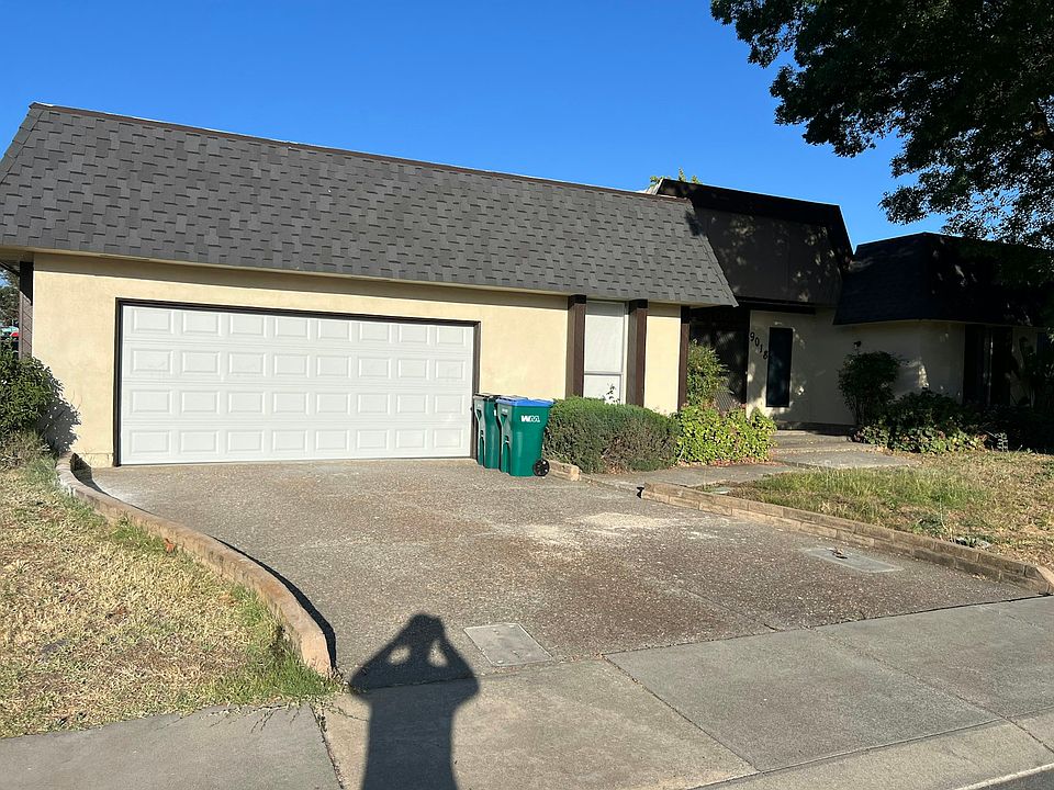 1st image of 9018 Valley Oak Dr