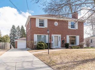 2373 Jourdain Ln, Green Bay, WI 54301