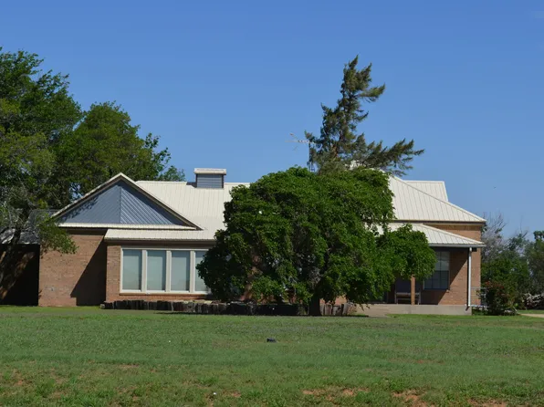 1520 Interstate Highway 27, Hale Center, TX 79041