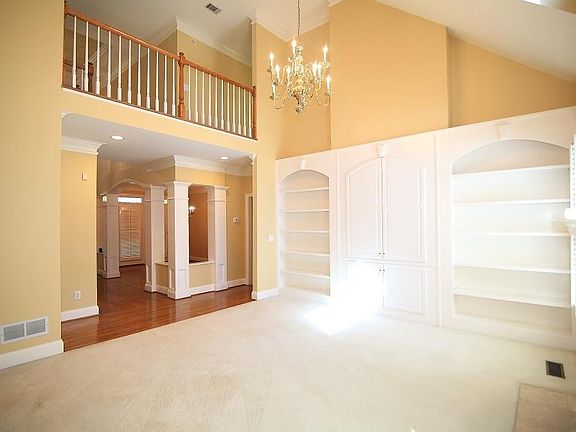 5th image of 14 Peppertree Ct