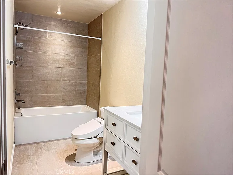 24246 Swiftriver Ct — Photo 4