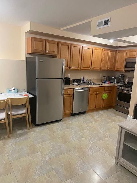1st image of 40 Scudder Ave #2
