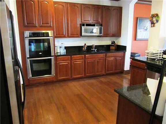 4th image of 3778 W Gardenia Ave