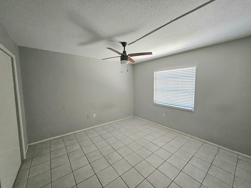 1st image of 2955 Beneva Rd Unit 102