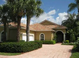10818 Greenbriar Villa Dr, Lake Worth, FL 33449