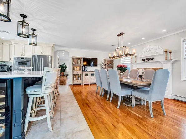 629 Marcy Avenue image 10 of 37