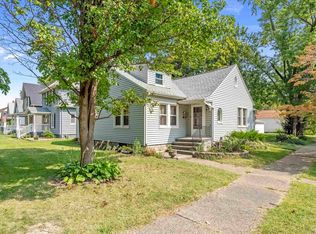 1403 21st Ave, Moline, IL 61265