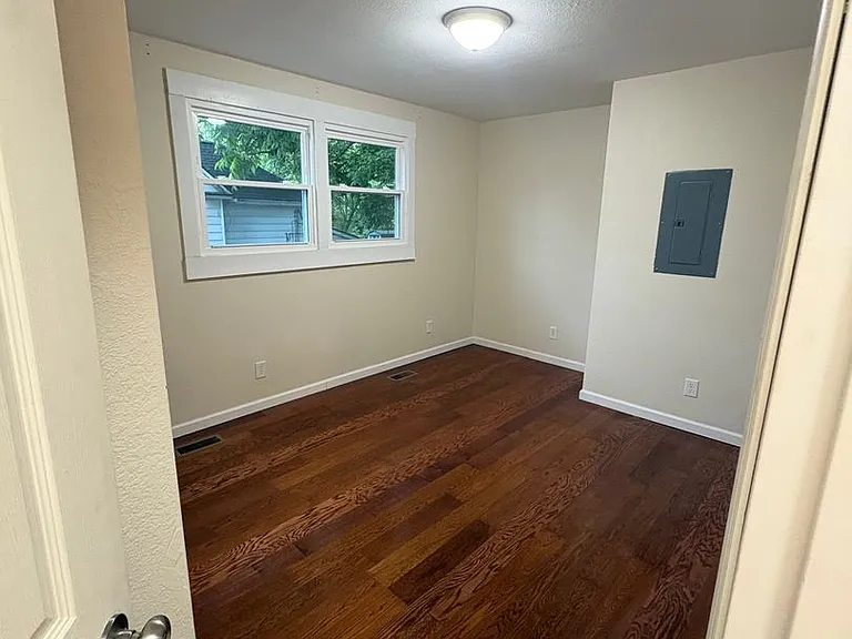 714 Washington Ave #1 — Photo 8