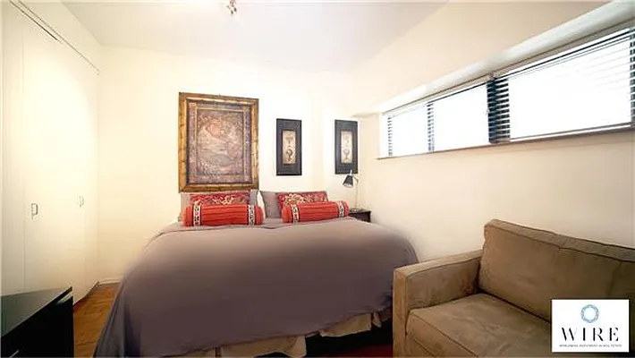 Sold by WIRE International Realty | media 6