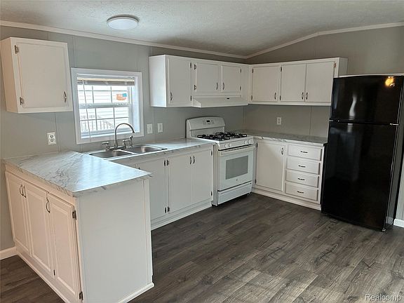 3rd image of 7306 Pipes Cir