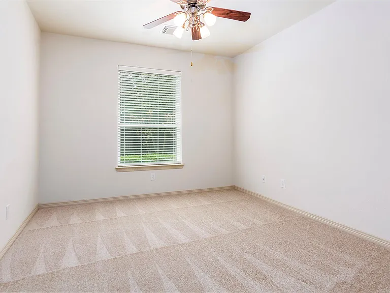 62 S Longsford Cir — Photo 31