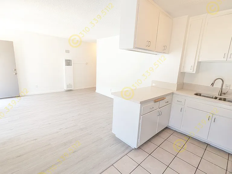 1420 Barry Ave #4 — Photo 5