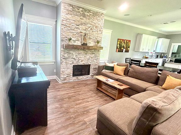 4th image of 3950 Lemongrass Cir N