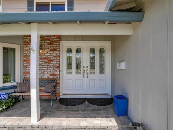3rd image of 1705 Don Ave