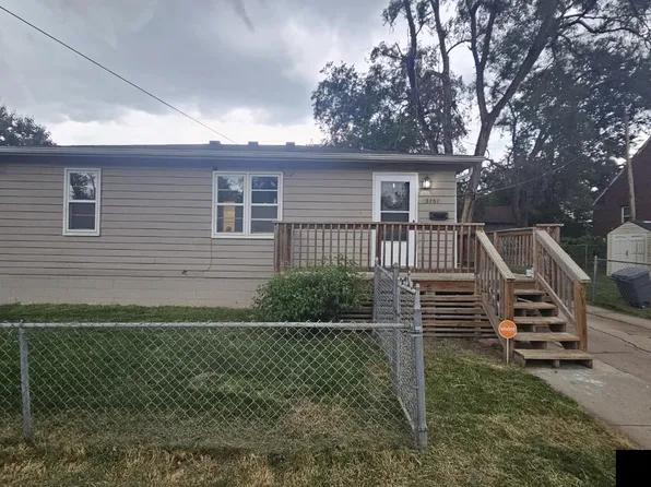 3757 N 56th St, Omaha, NE 68104