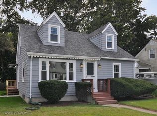 21 Pembroke Ln, Coventry, RI 02816