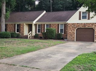 828 Jo Anne Cir, Chesapeake, VA 23322
