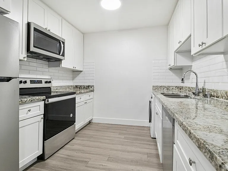 Penthouse- Kitchen