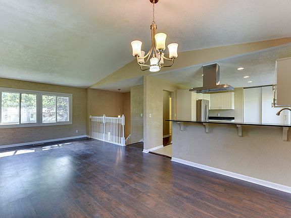 5th image of 7917 Aldrich Ave N